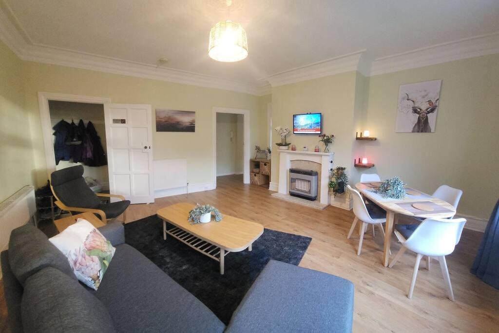 Spacious Guest Flat Near Roundhay Park Лийдс Екстериор снимка