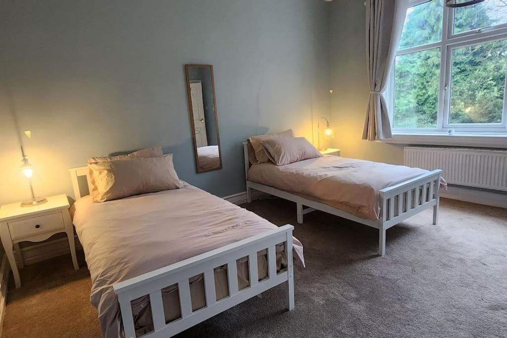 Spacious Guest Flat Near Roundhay Park Лийдс Екстериор снимка