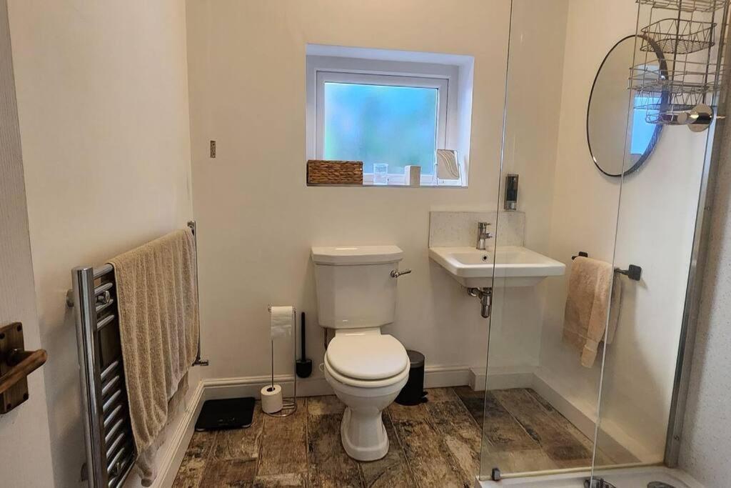 Spacious Guest Flat Near Roundhay Park Лийдс Екстериор снимка